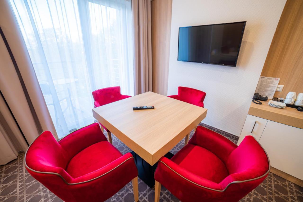 Hotel Nad Czernica Czarne  Экстерьер фото