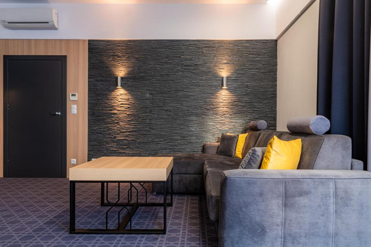 Hotel Nad Czernica Czarne  Экстерьер фото